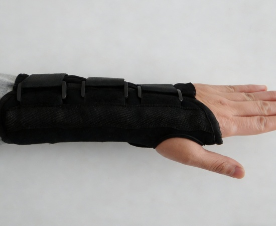 Wrist Fracture Support Strap with Forearm Brace