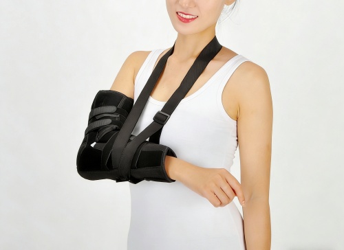 Extended Elbow Immobilizer for Upper Limb Fracture